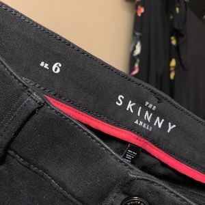 Brand new White House Black Market skinny jeans